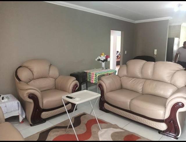 3 BEDROOM COMPLEX FOR SALE IN BOKSBURG NORTH